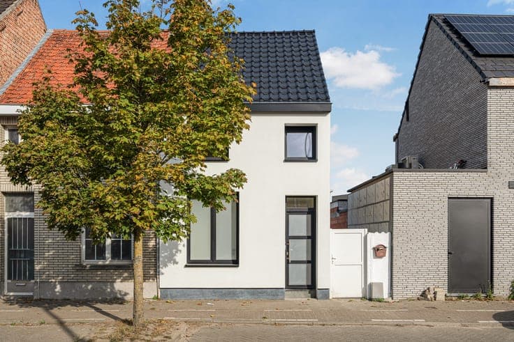 Gezellige woning met drie slaapkamers en tuin te Baasrode!