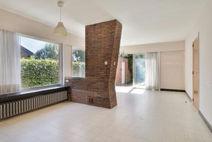 Ruime halfopen woning met 4 slaapkamers, garage en zuidwe...