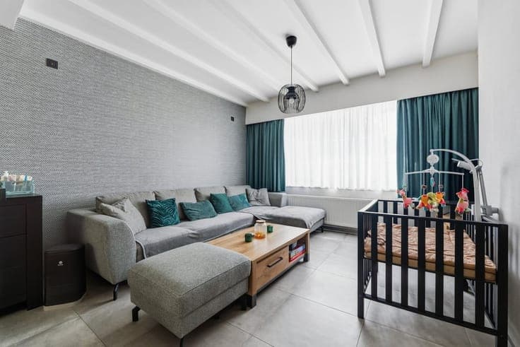 CHARMANTE OPEN BEBOUWING MET GARAGE OP EEN KNAP PERCEEL I...