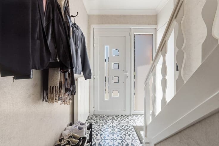 CHARMANTE OPEN BEBOUWING MET GARAGE OP EEN KNAP PERCEEL I...