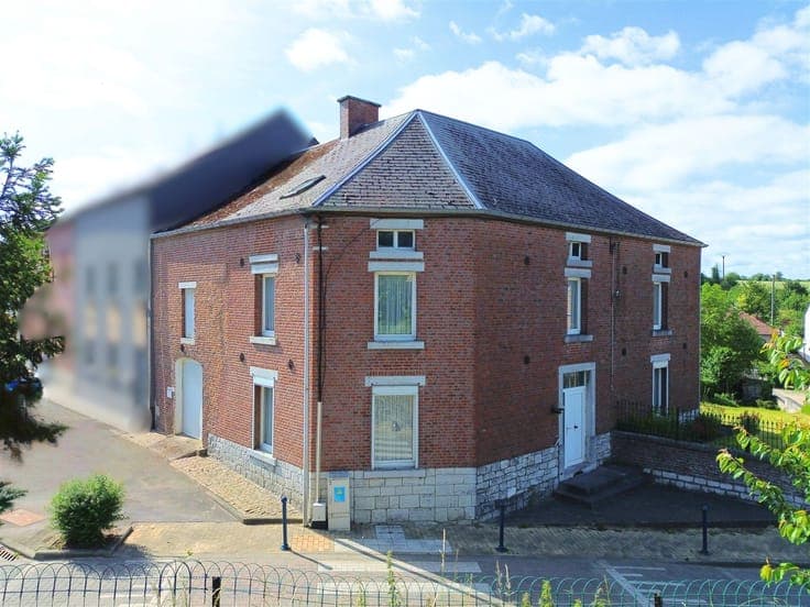 CHARMING VILLAGE HOUSE – 3 BEDROOMS – GARDEN – GARAGE