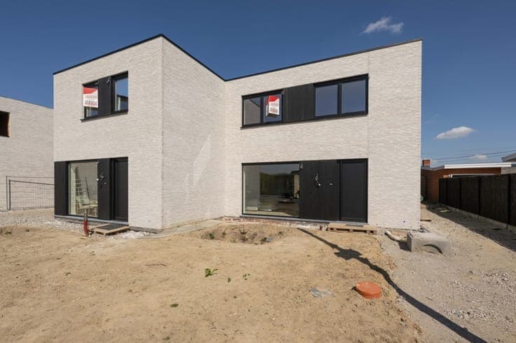 Prachtige nieuwbouwwoning met 3 slaapkamers TE KOOP in Si...