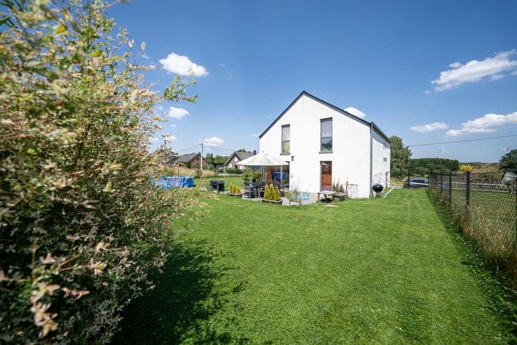 A family home in a quiet location, in the heart of Bièvre