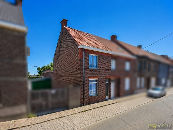 Te koop, Starterswoning met veel potentieel en gezellige ...