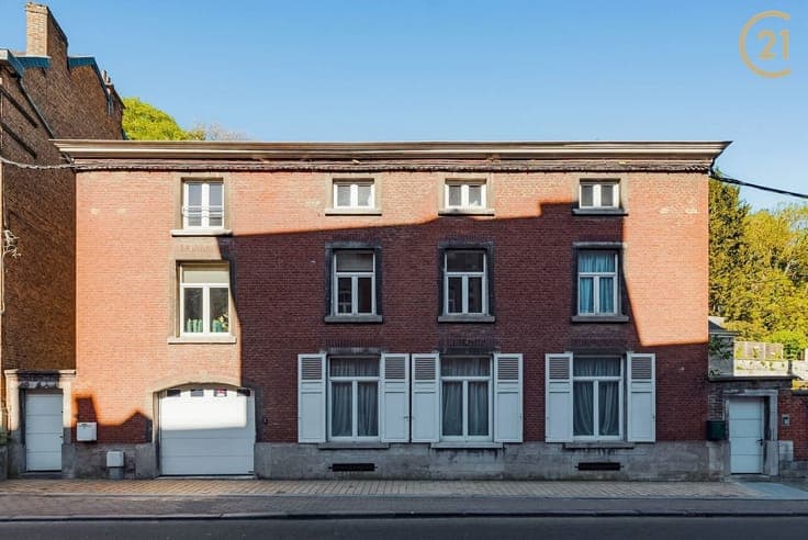 Volumes impressionnants et cachet préservé : plus de 500 m²