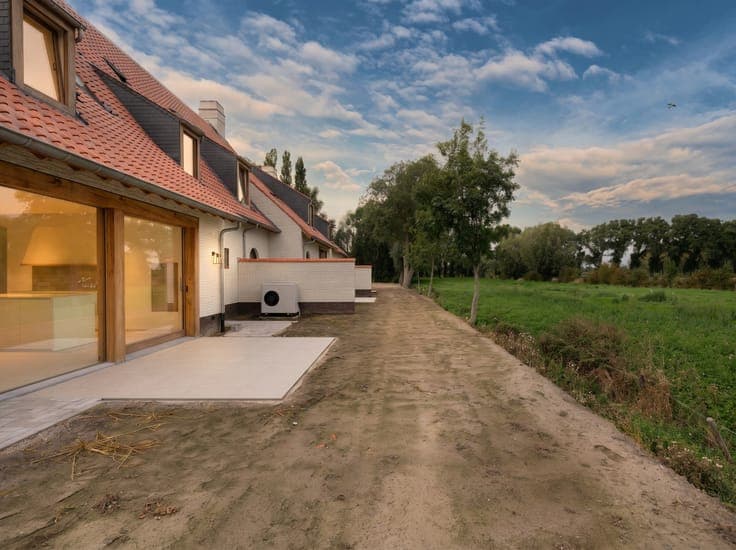 Prachtig afgewerkte nieuwbouwwoning met 4 slaapkamers, me...