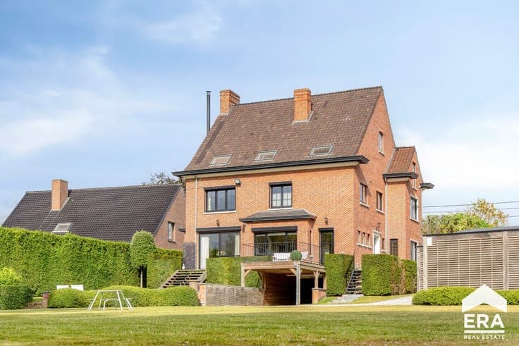 Renovated villa by the old Leie branch in Gottem