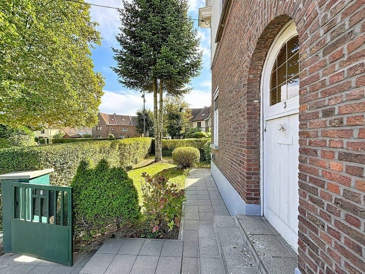 Maison 3 façades avec jardin et garage