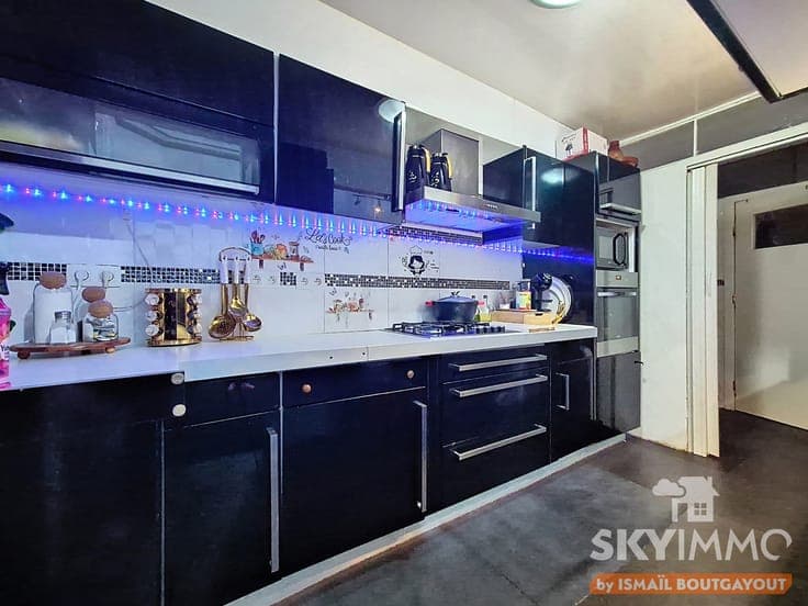 Master house – 3 units with potential for a 4th flat