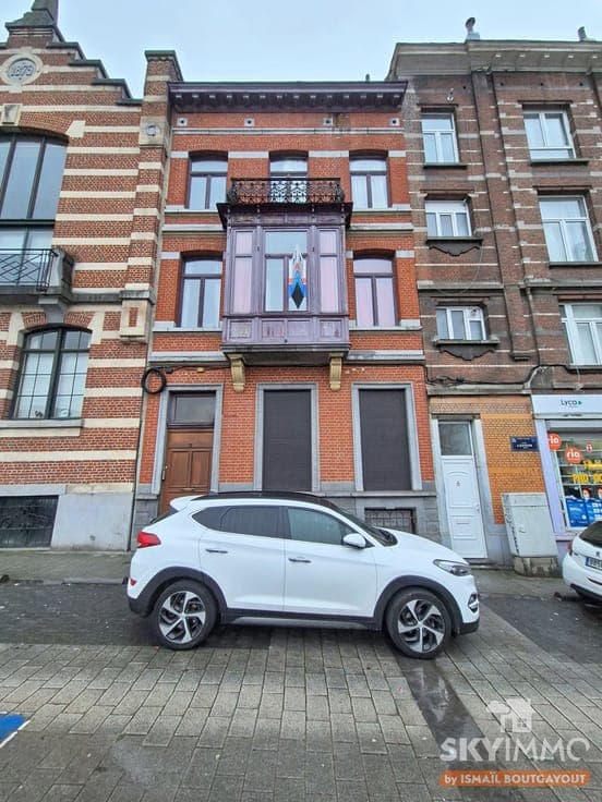 Master house – 3 units with potential for a 4th flat