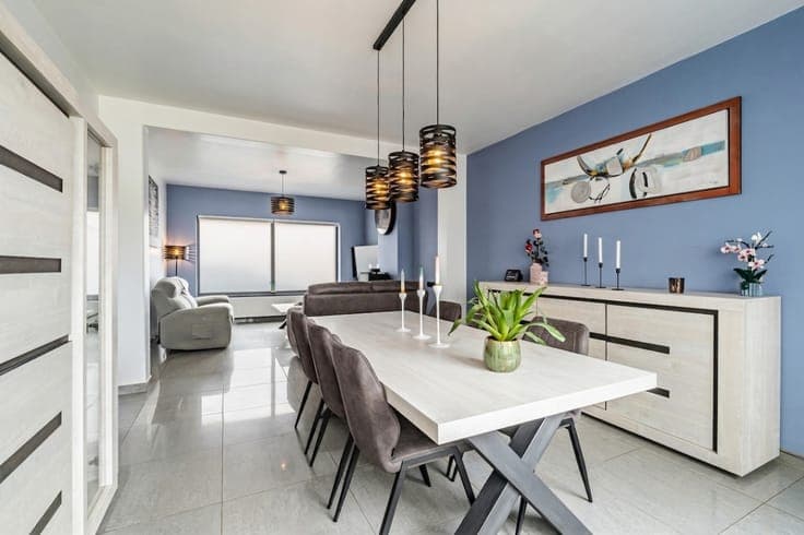 Move-in-ready home with 3/4, garage and garden