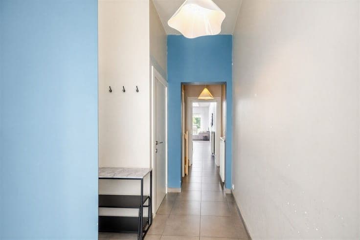 Renovated Family Home with Spacious Sunny Garden in Prime Ni