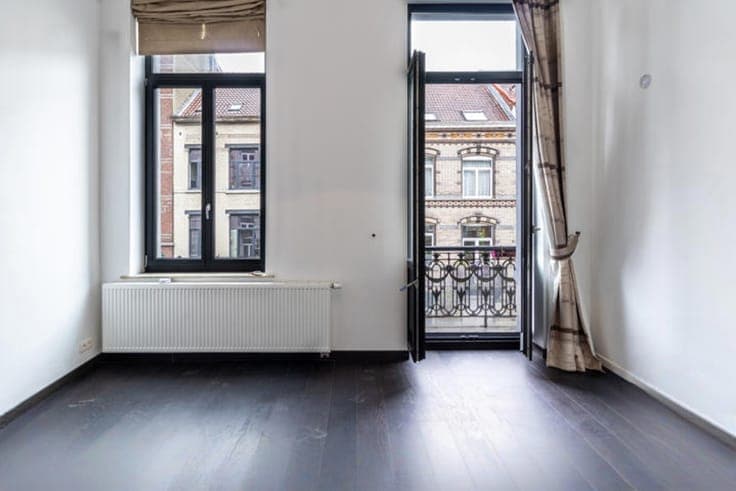 SAINT-GILLES – Superbe hôtel de maître de ± 420 m²