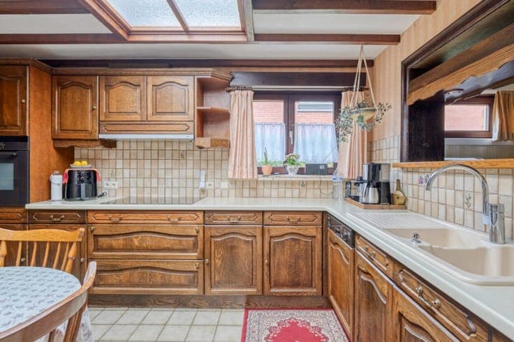 Charmante halfopen gezinswoning met 3 slaapkamers, garage...