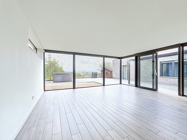 Villa 2019, 5-6 beds, 34 ares + annex (liberal profes. poss.