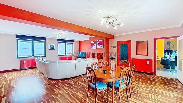 Spacious 3 bed apartment with terrace - garden - garage