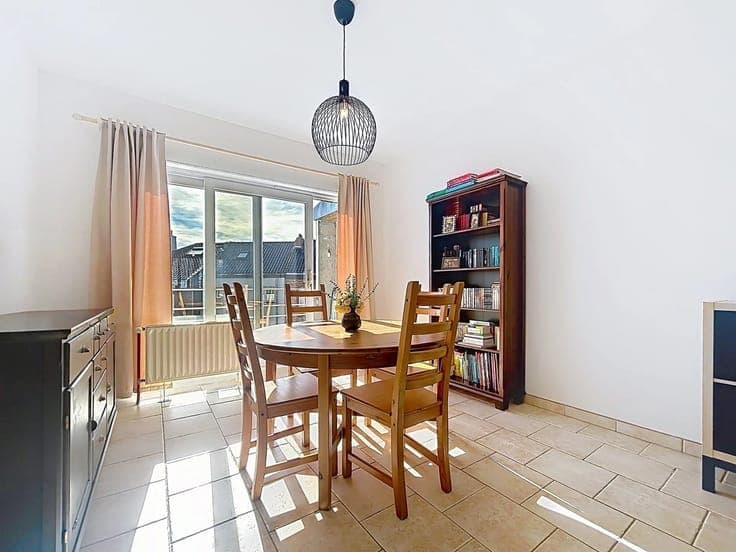 Sale - House Sint-Pieters-Leeuw - 449,000 €