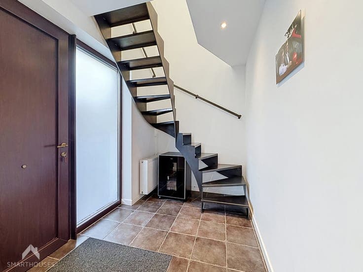 Energy-efficient family home with 4 beds, garage & garden