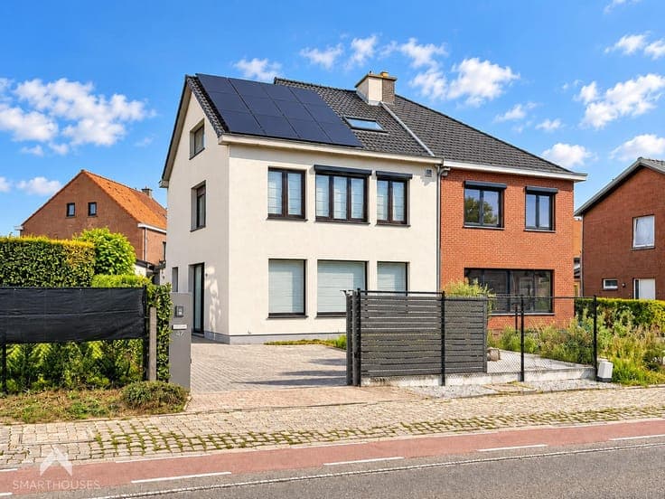 Energy-efficient family home with 4 beds, garage & garden