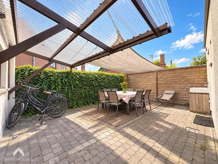Energy-efficient family home with 4 beds, garage & garden