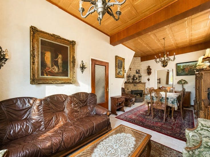 For sale, Perfectly maintained property with garden and g...