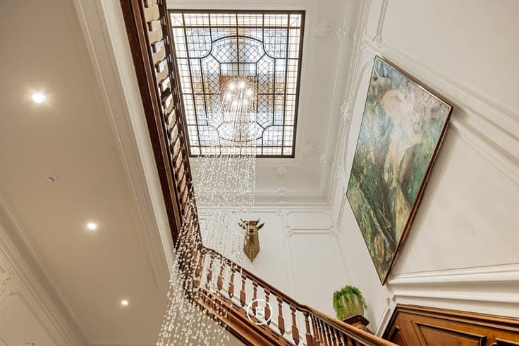 Distinguished townhouse in neo-Louis XV style