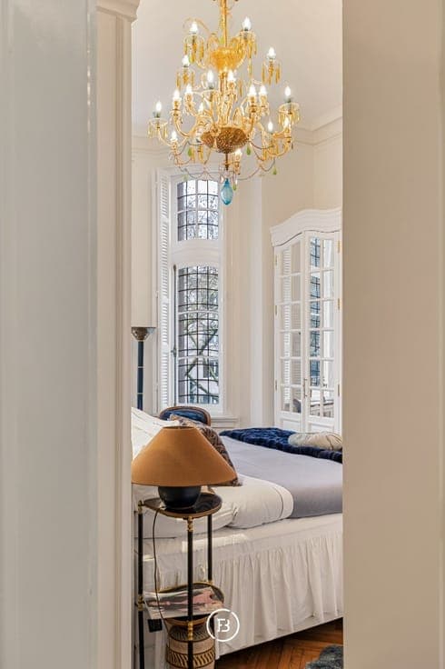 Distinguished townhouse in neo-Louis XV style