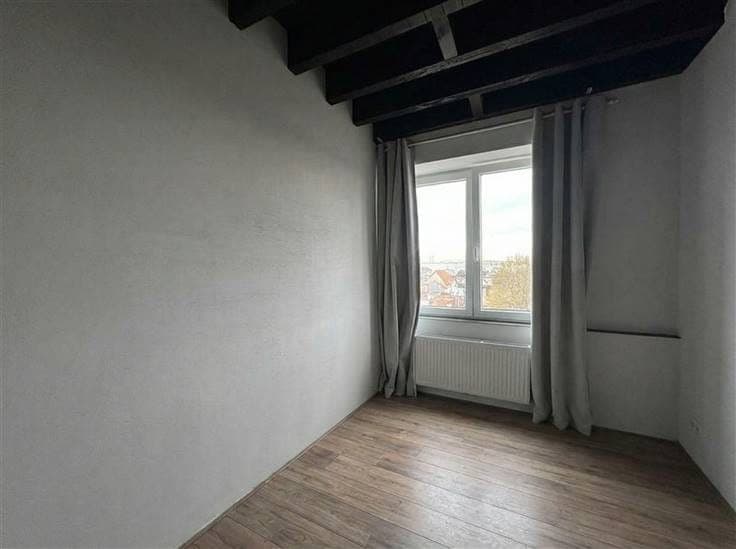 Yield property with 3 bedrooms & ±4.8% yield