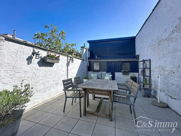 Charming family home with a garden near Rivierenhof