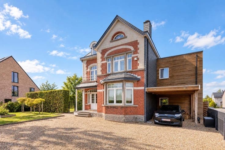 Completely renovated serrist villa