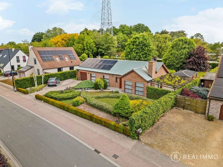 Alleenstaande instapklare woning op 1.483 m² in rustige l...