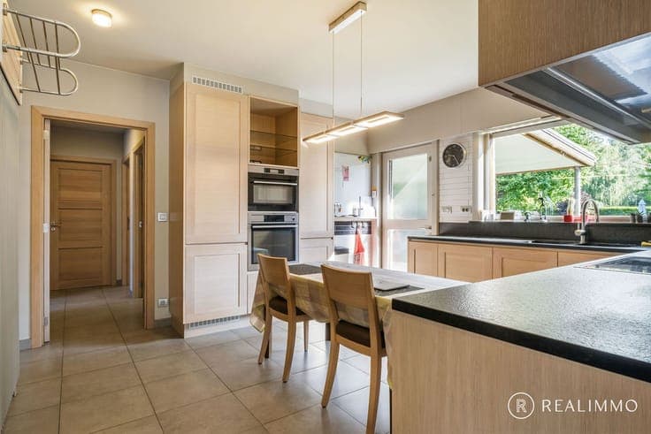 Alleenstaande instapklare woning op 1.483 m² in rustige l...