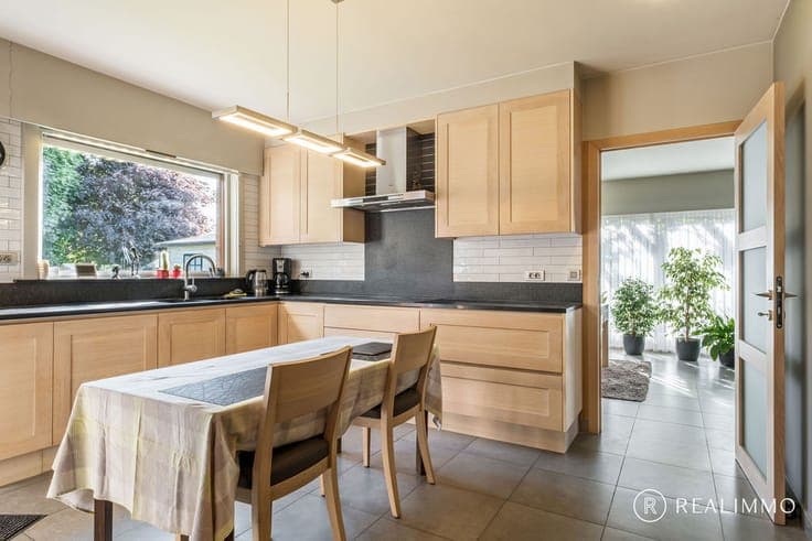 Alleenstaande instapklare woning op 1.483 m² in rustige l...
