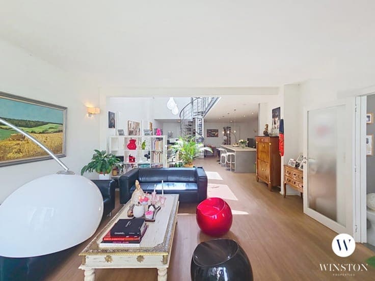 CHARMING 4-BEDROOM HOUSE + PRACTICE SPACE + GARDEN