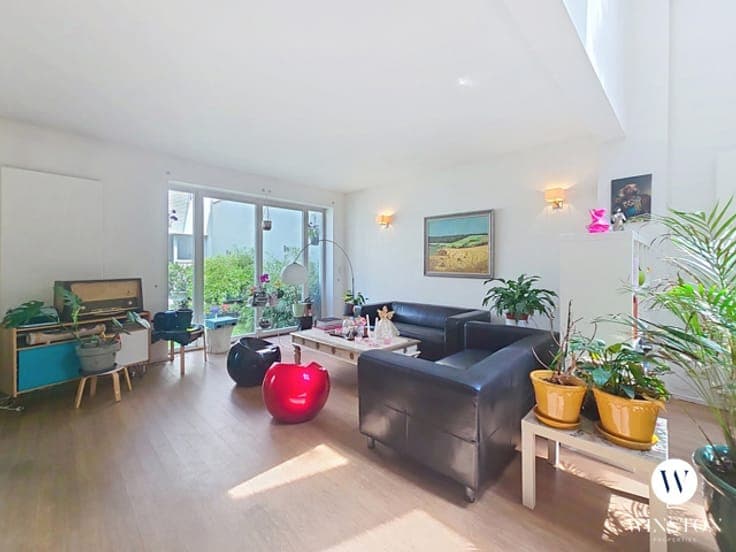 CHARMING 4-BEDROOM HOUSE + PRACTICE SPACE + GARDEN
