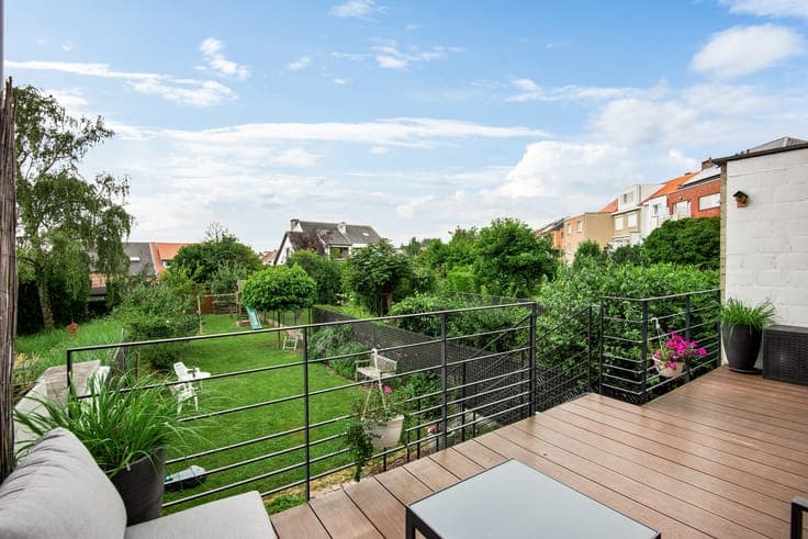 Move-in ready house with garden and prime location
