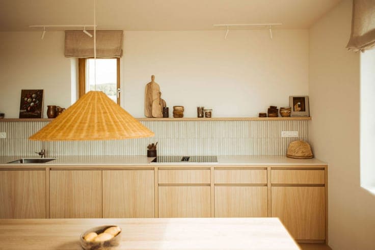 Exclusive contemporary villa with building plot in Redu