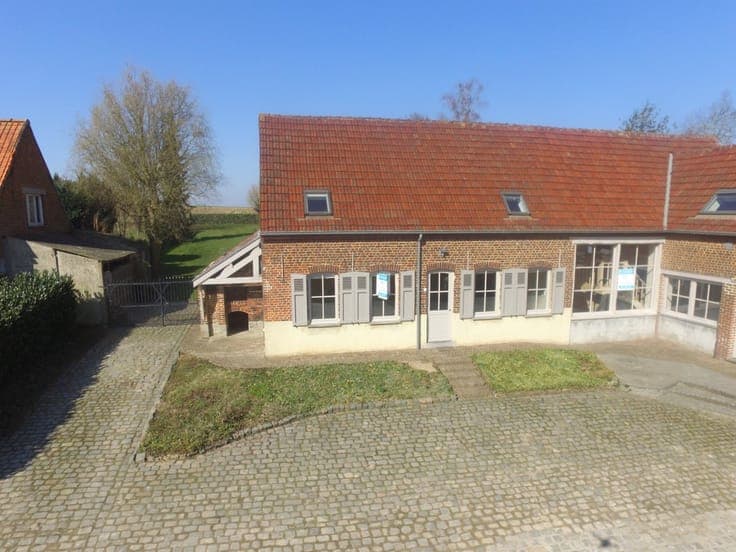 Halfopen instapklare bebouwing in het landelijke Horebeke