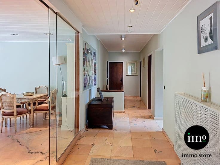 Exceptionally spacious home in a quiet cul-de-sac