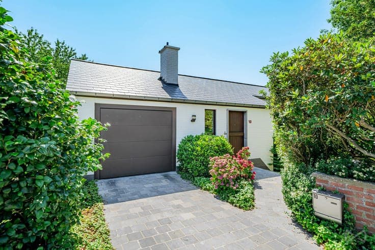 Character villa with 4BR, home office and beautiful garden