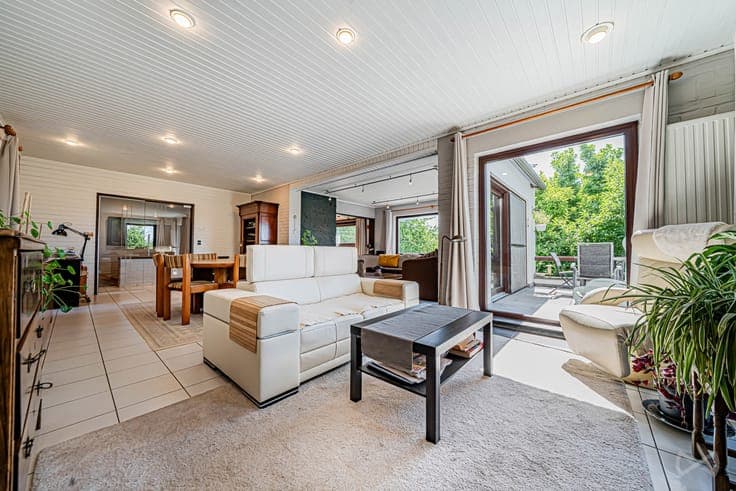 Character villa with 4BR, home office and beautiful garden