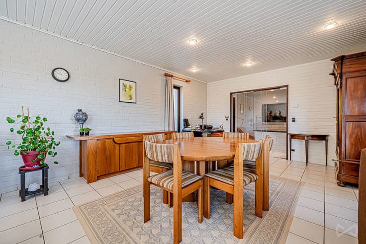 Character villa with 4BR, home office and beautiful garden