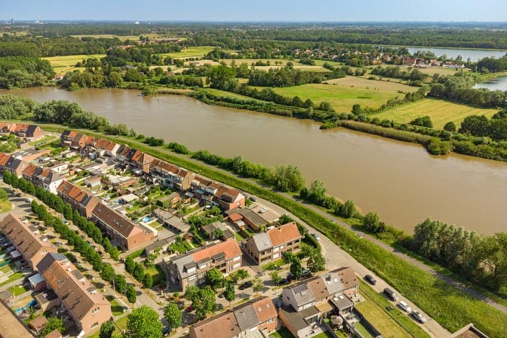 Rustig gelegen halfopen bebouwing aan de Rupel