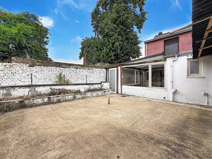 Maison 2CH poss. 3 + jardin + garage + caves.