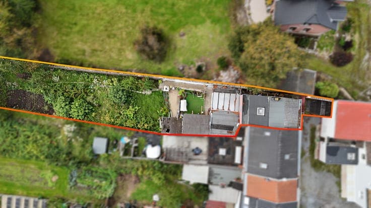 Maison 2CH poss. 3 + jardin + garage + caves.