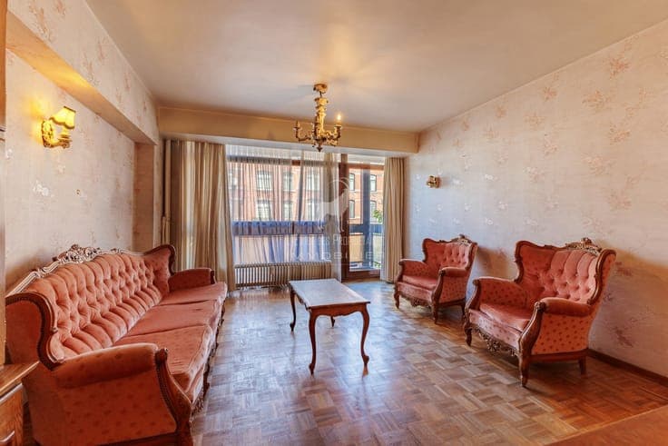 Apartment for sale in the center of CHARLEROI.