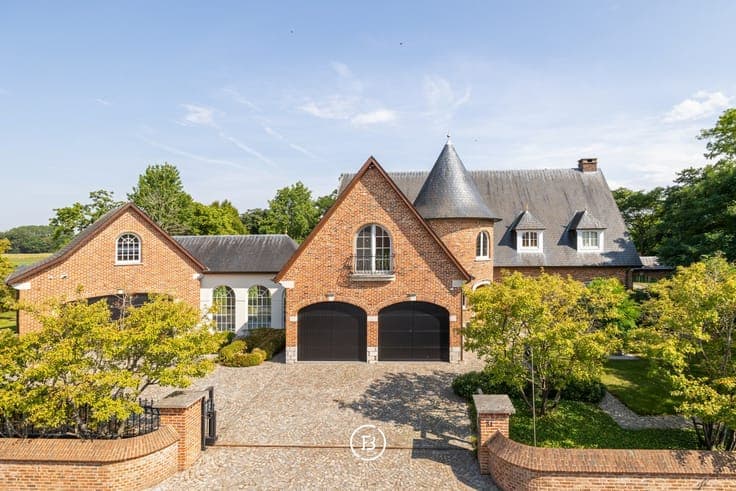 Exceptional Villa