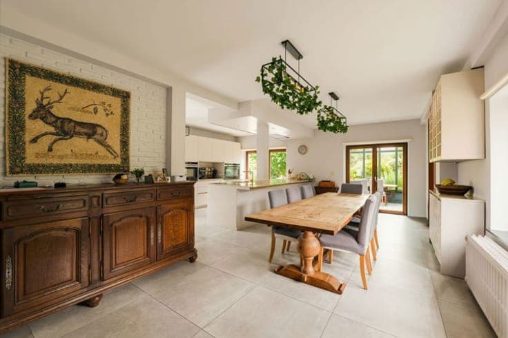 Stunning VILLA in a beautiful setting in Erpent