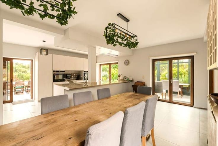 Stunning VILLA in a beautiful setting in Erpent