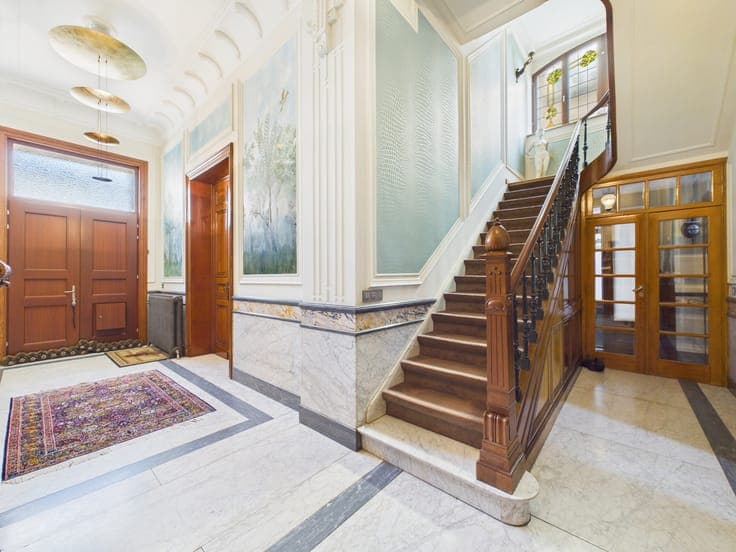 565 m² Manor House with GARDEN & GARAGES